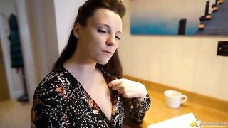 DownBlouse Jerk - ivy l visual tip