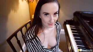 DownBlouse Jerk - sophia smith i like the attention