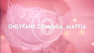 MiaMaffia.xxx presents Mia Maffia – Lift My Skirt Up I’ve Got A Surprise For You – 14.12.2020