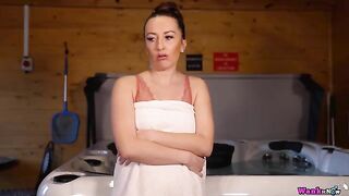 WankItNow - Sophia Smith - Spunk Tub